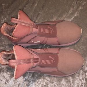 Pink pumas!